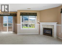 Kitchen - 2255 Atkinson Street Unit# 807, Penticton, BC V2A8R7 Photo 8
