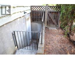 1233 Hook Drive, Kamloops, BC V2B7S8 Photo 15