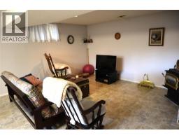 1233 Hook Drive, Kamloops, BC V2B7S8 Photo 17