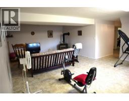 1233 Hook Drive, Kamloops, BC V2B7S8 Photo 18