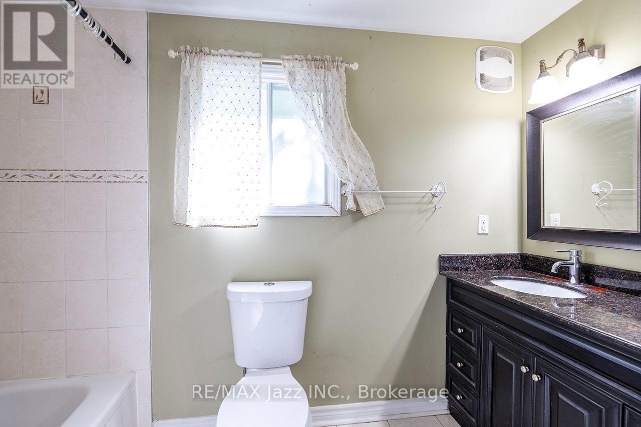 930 White Ash Drive, Whitby, ON photo 32