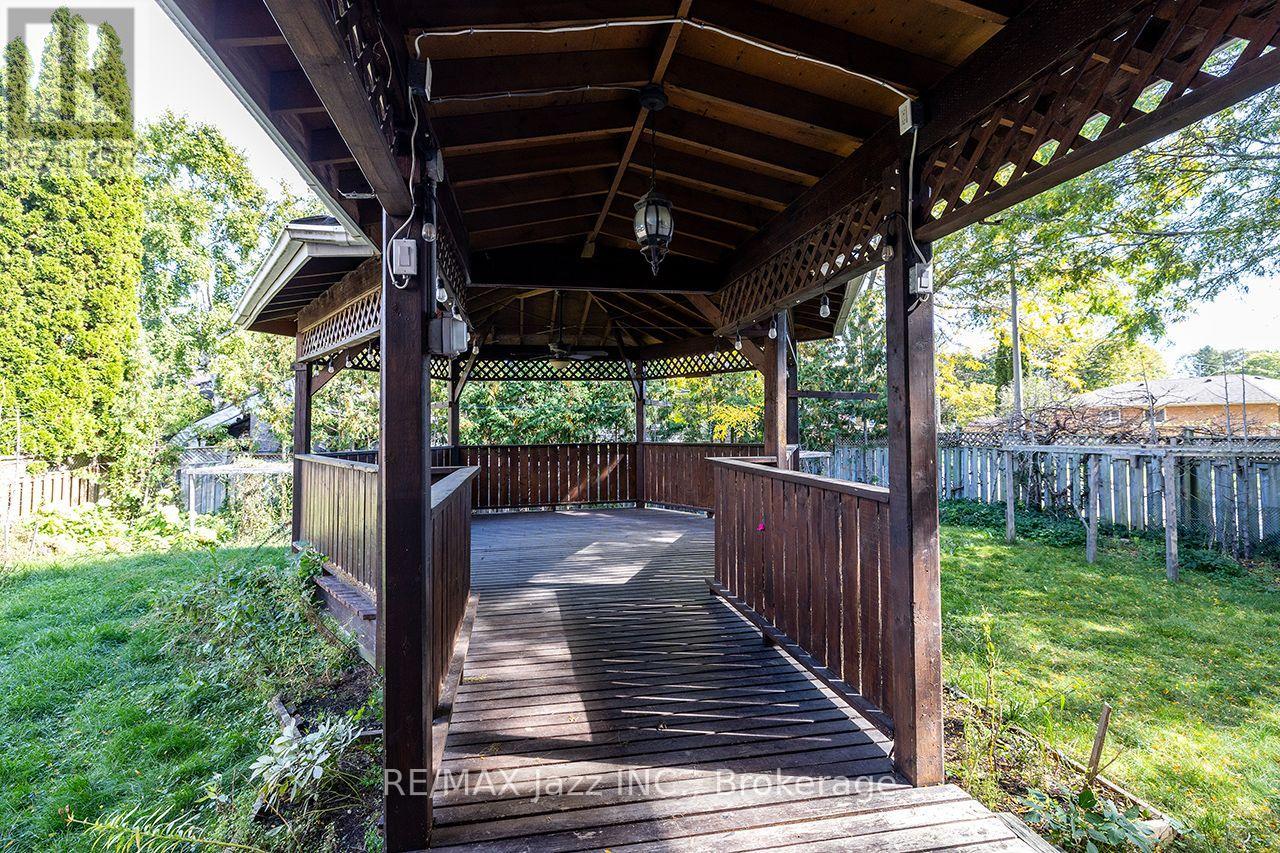 930 White Ash Drive, Whitby, ON photo 35