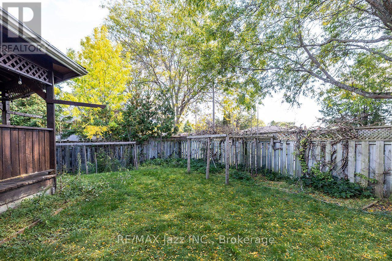 930 White Ash Drive, Whitby, ON photo 37