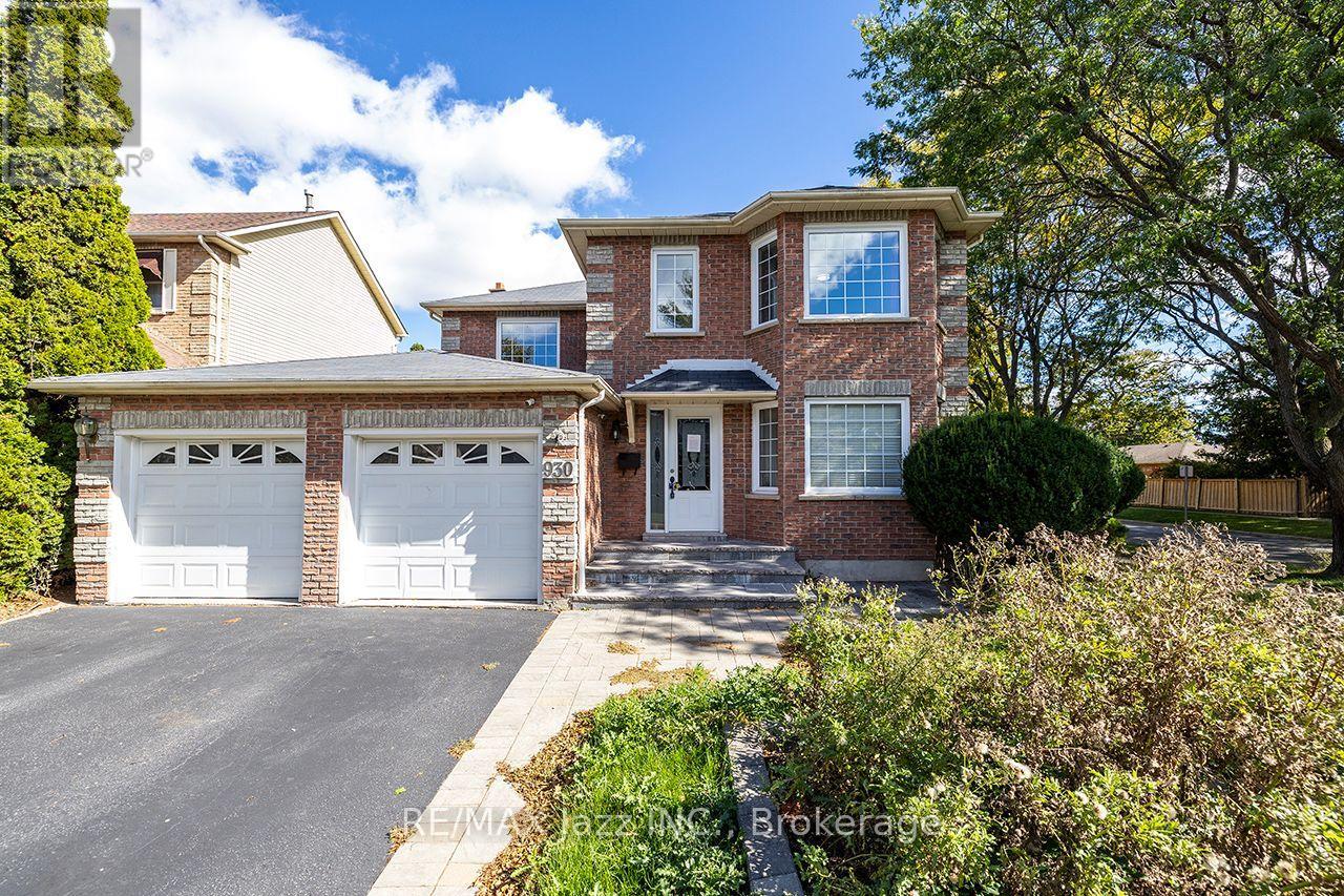 930 White Ash Drive, Whitby, ON photo 4