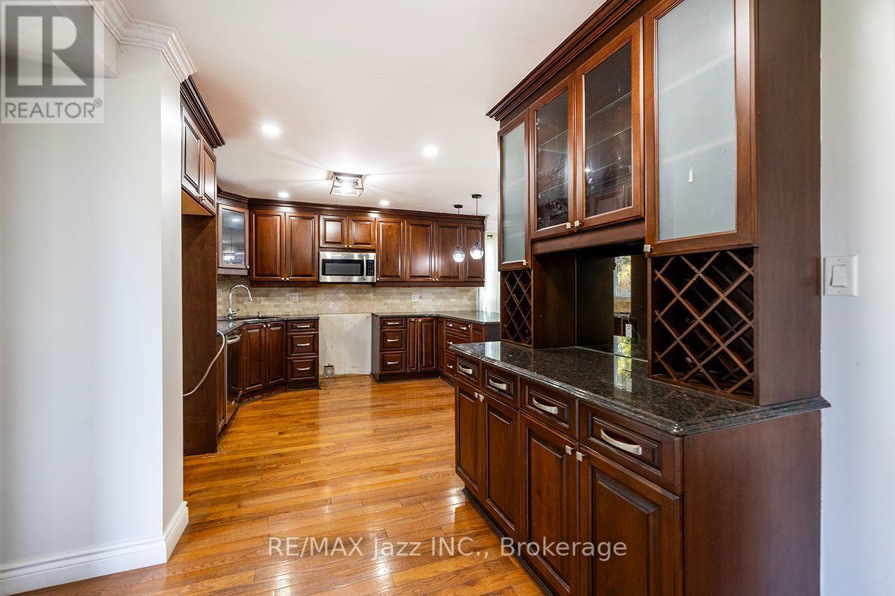 930 White Ash Drive, Whitby, ON photo 9