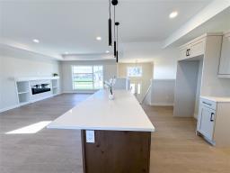 33 Falcon Drive, New Bothwell, MB R6M2E4 Photo 11
