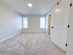 33 Falcon Drive, New Bothwell, MB R6M2E4 Photo 29
