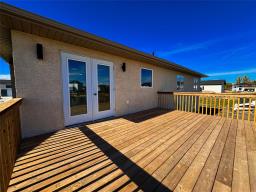 33 Falcon Drive, New Bothwell, MB R6M2E4 Photo 41