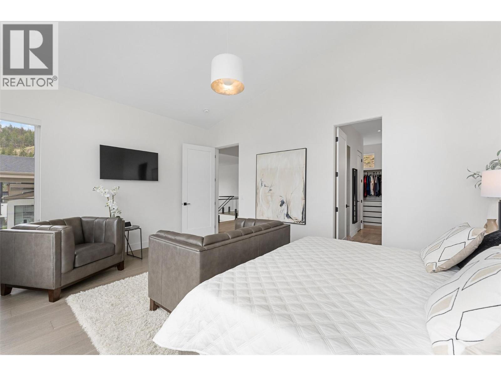 557 Clifton Court, Kelowna