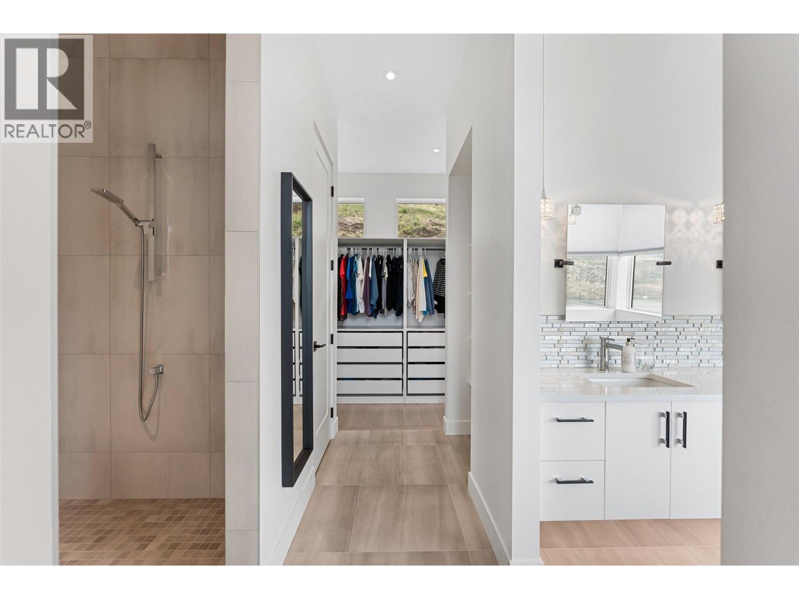557 Clifton Court, Kelowna