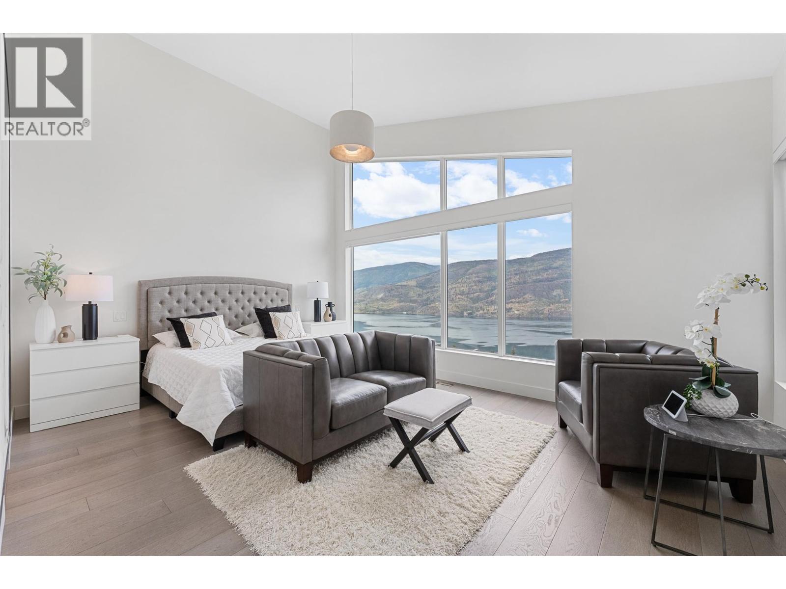557 Clifton Court, Kelowna