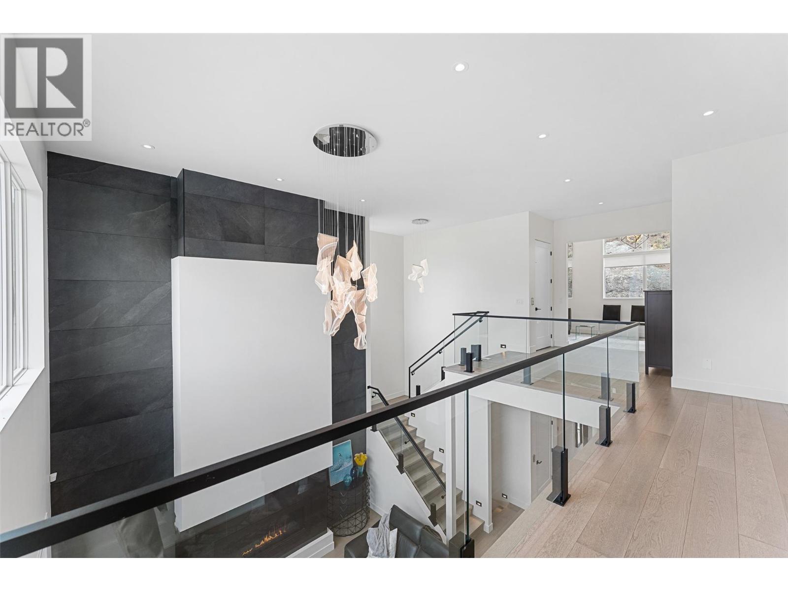 557 Clifton Court, Kelowna
