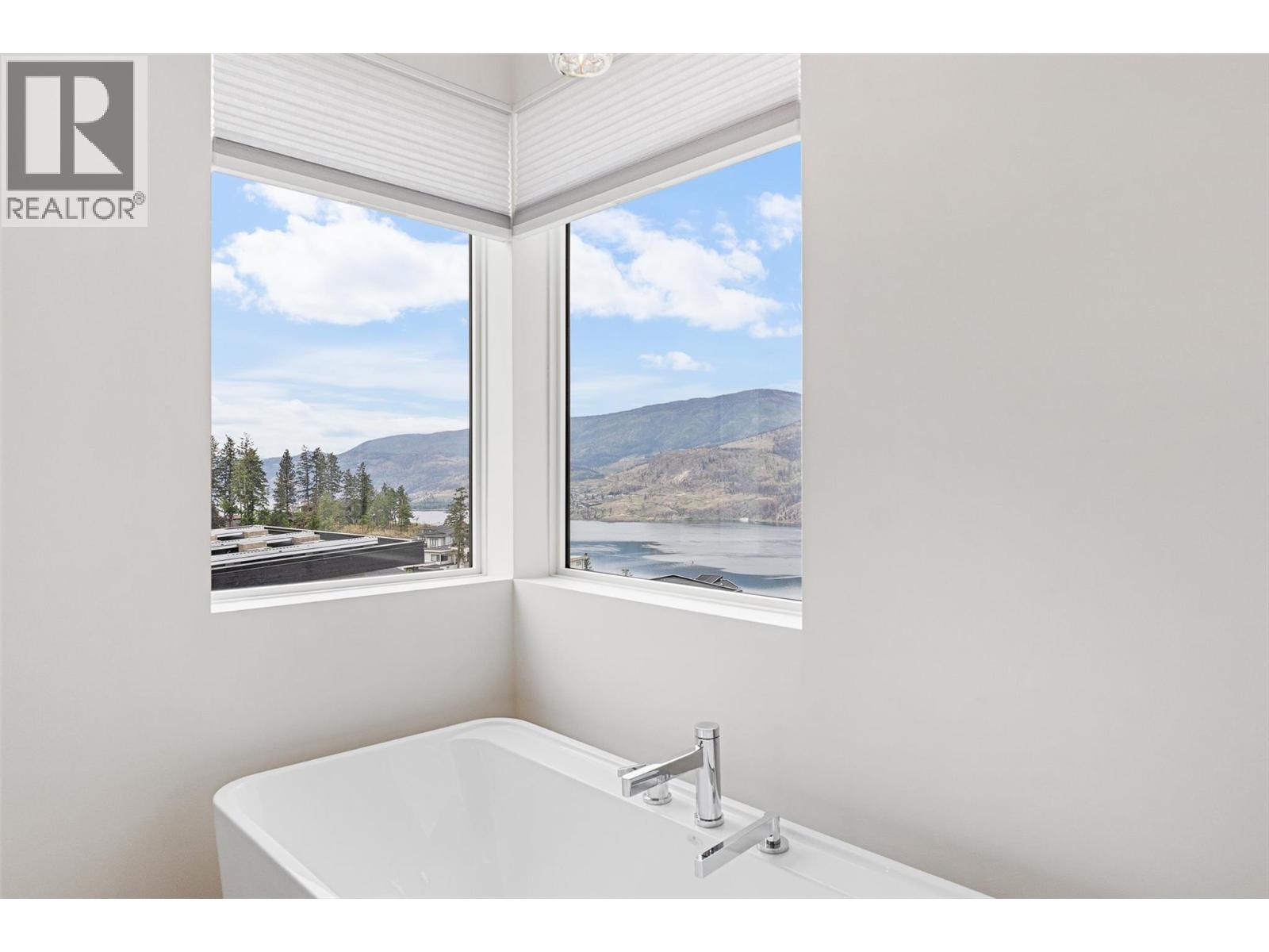 557 Clifton Court, Kelowna