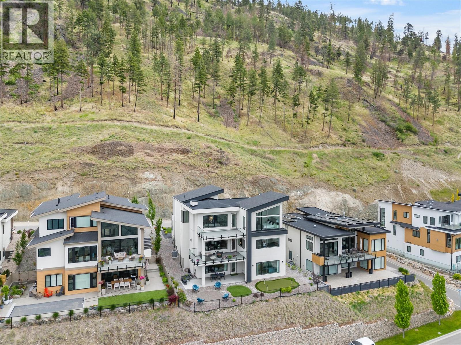 557 Clifton Court, Kelowna