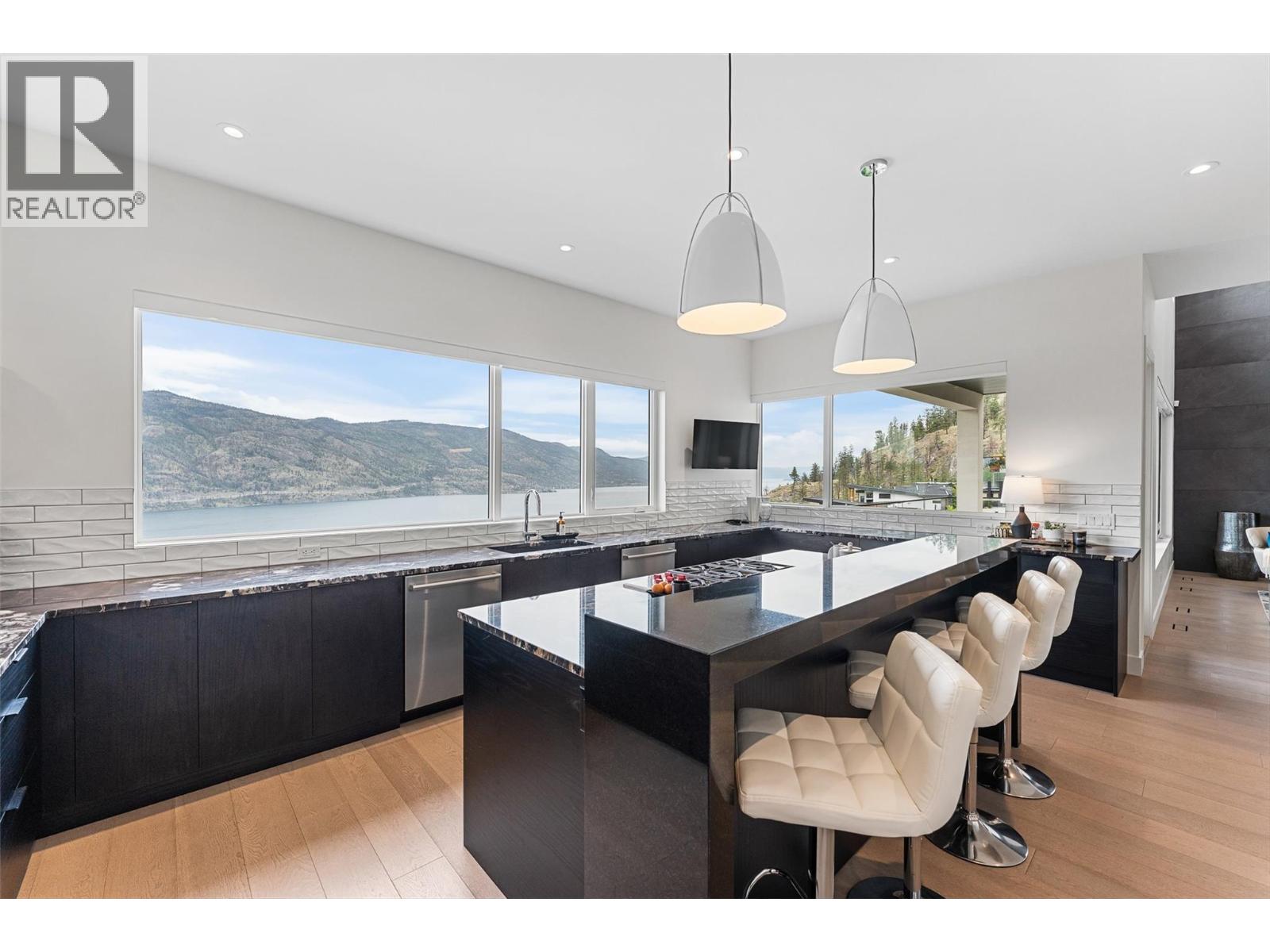 557 Clifton Court, Kelowna
