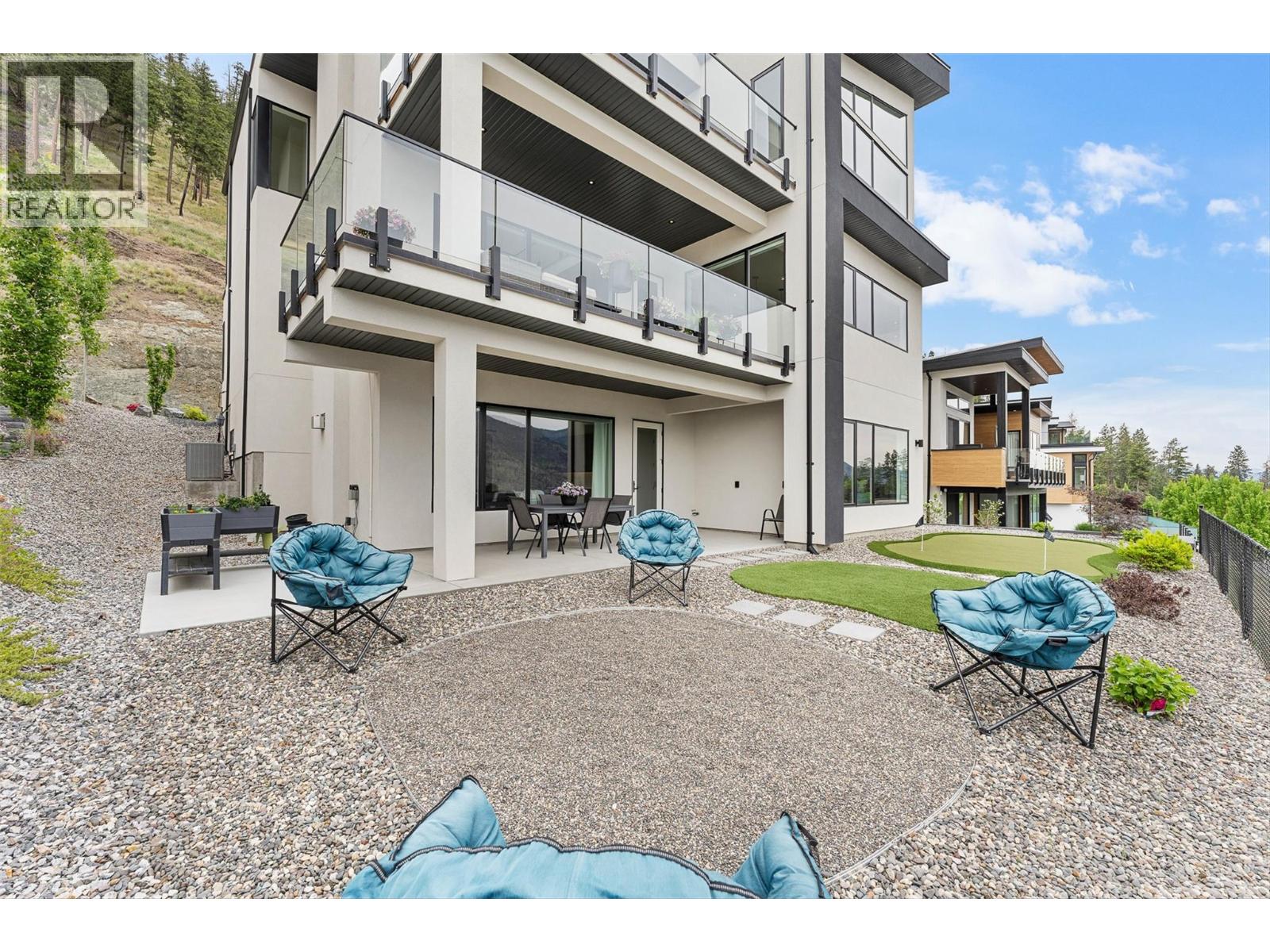 557 Clifton Court, Kelowna