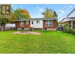 Bedroom 2 - 740 Dempster Drive, Gananoque, ON K7G2E7 Photo 6