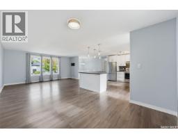 Family room - 147 Candle Crescent, Saskatoon, SK S7K5A1 Photo 9