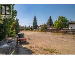 105 Lee Avenue, Penticton, BC V2A3V9 Photo 12