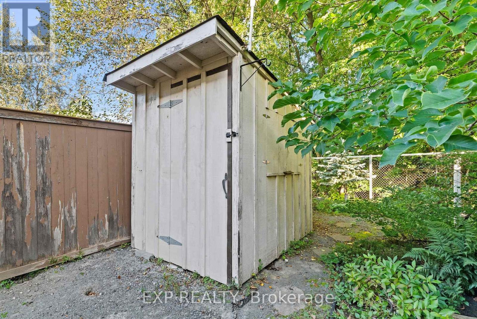 534 LAWLER CRESCENT - 38