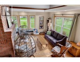 2266 Pettit Road, Fort Erie, ON L2A5M4 Photo 12