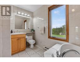 2266 Pettit Road, Fort Erie, ON L2A5M4 Photo 28