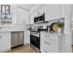 3pc Ensuite bath - 330 Woodwind Court, Kelowna, BC V1V2L3 Photo 13