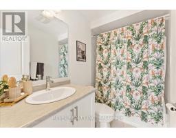25 Lake Trail Way, Whitby, ON L1M0M3 Photo 16