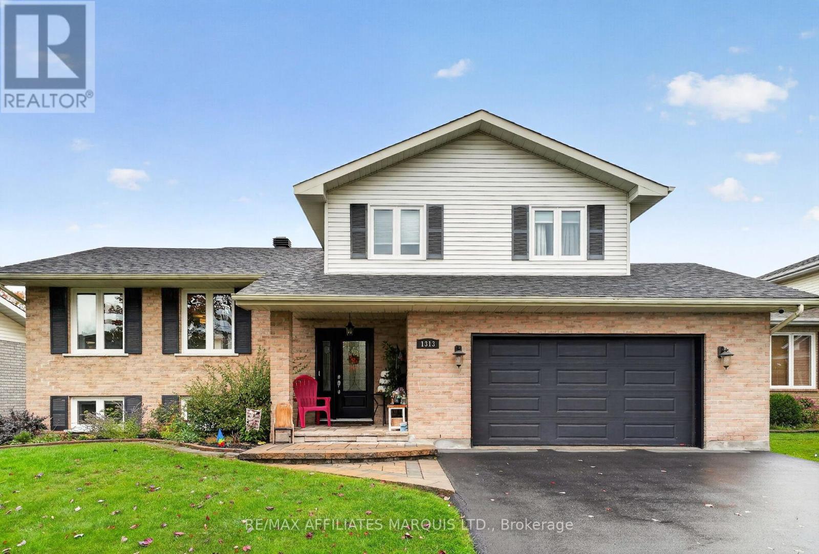 1313 STORMONT DRIVE, Cornwall