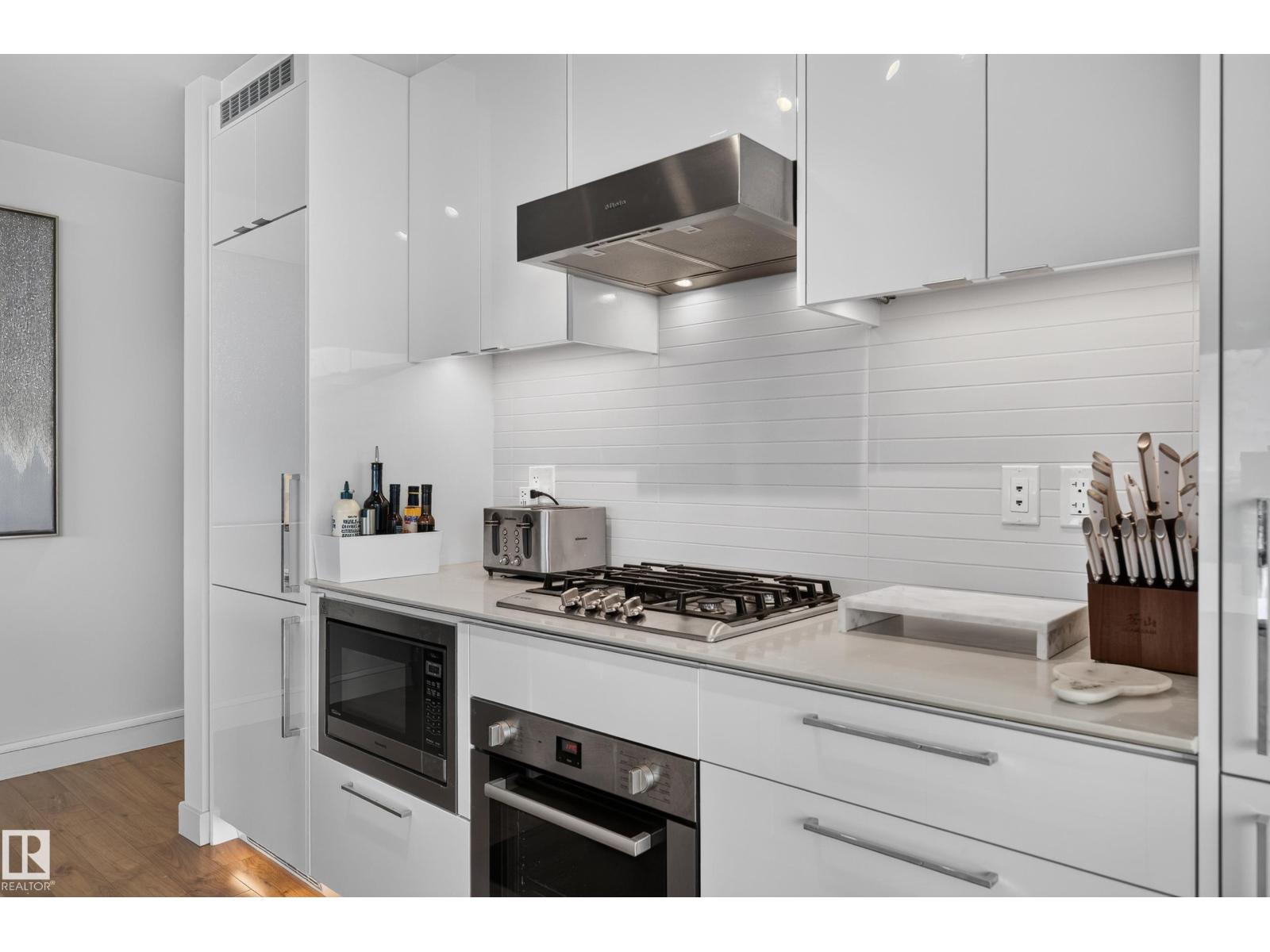 #4206 10360 102 ST NW - 25