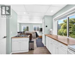 1711 Burman Road, Clearwater, BC V0E1N0 Photo 11