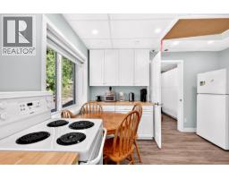 1711 Burman Road, Clearwater, BC V0E1N0 Photo 8