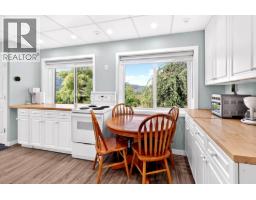 1711 Burman Road, Clearwater, BC V0E1N0 Photo 10