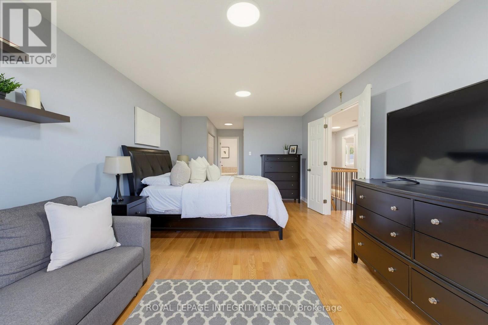 20 MERLIN STREET - 21
