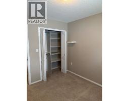 Kitchen - 18 Sierra Avenue Sw, Medicine Hat, AB T1B0A5 Photo 9