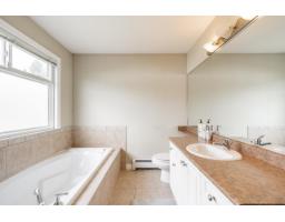 13053 96a Avenue, Surrey, BC V3T5N3 Photo 23