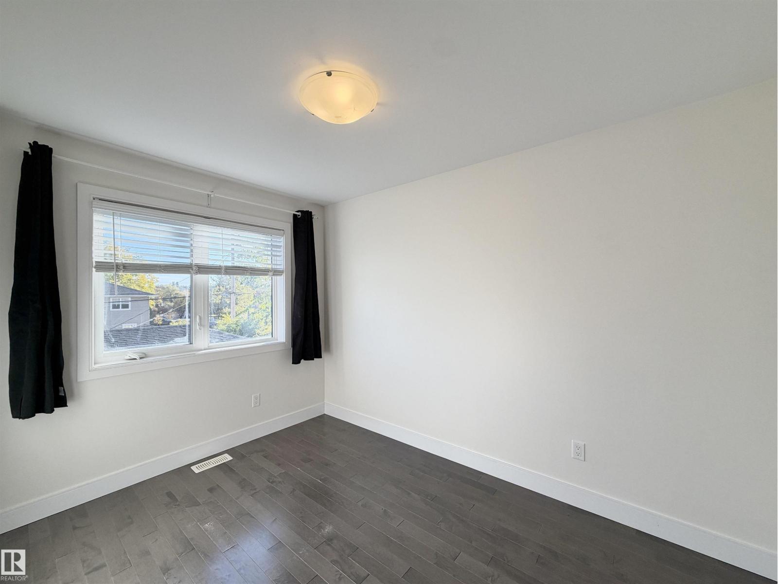 11127 77 AV NW, Edmonton — photo 24