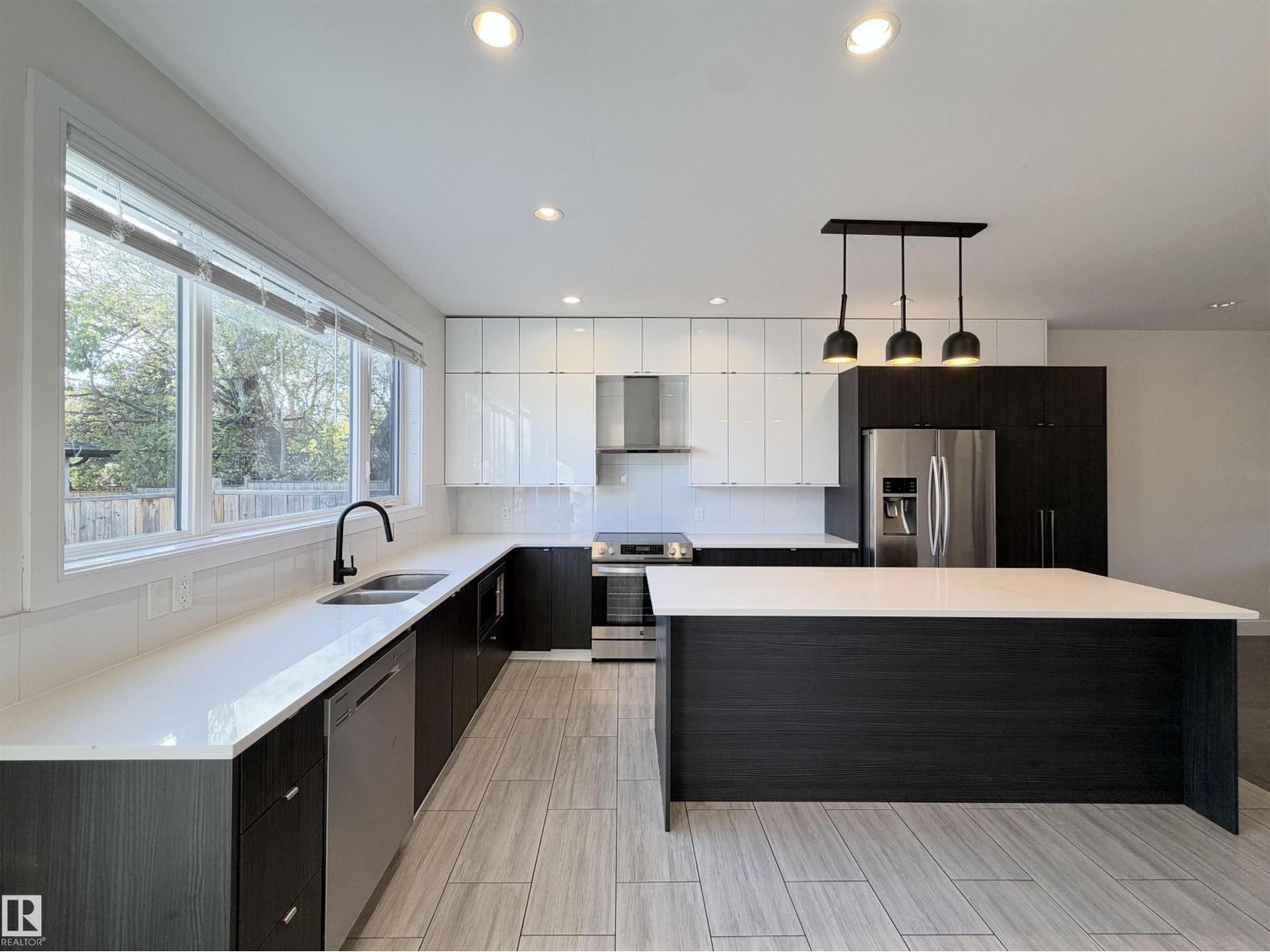 11127 77 AV NW, Edmonton — photo 8