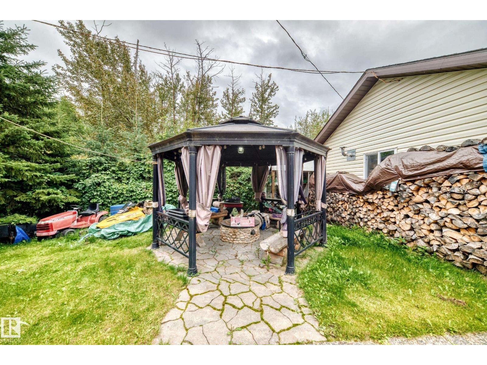 702 BLUE HERON DR - 52