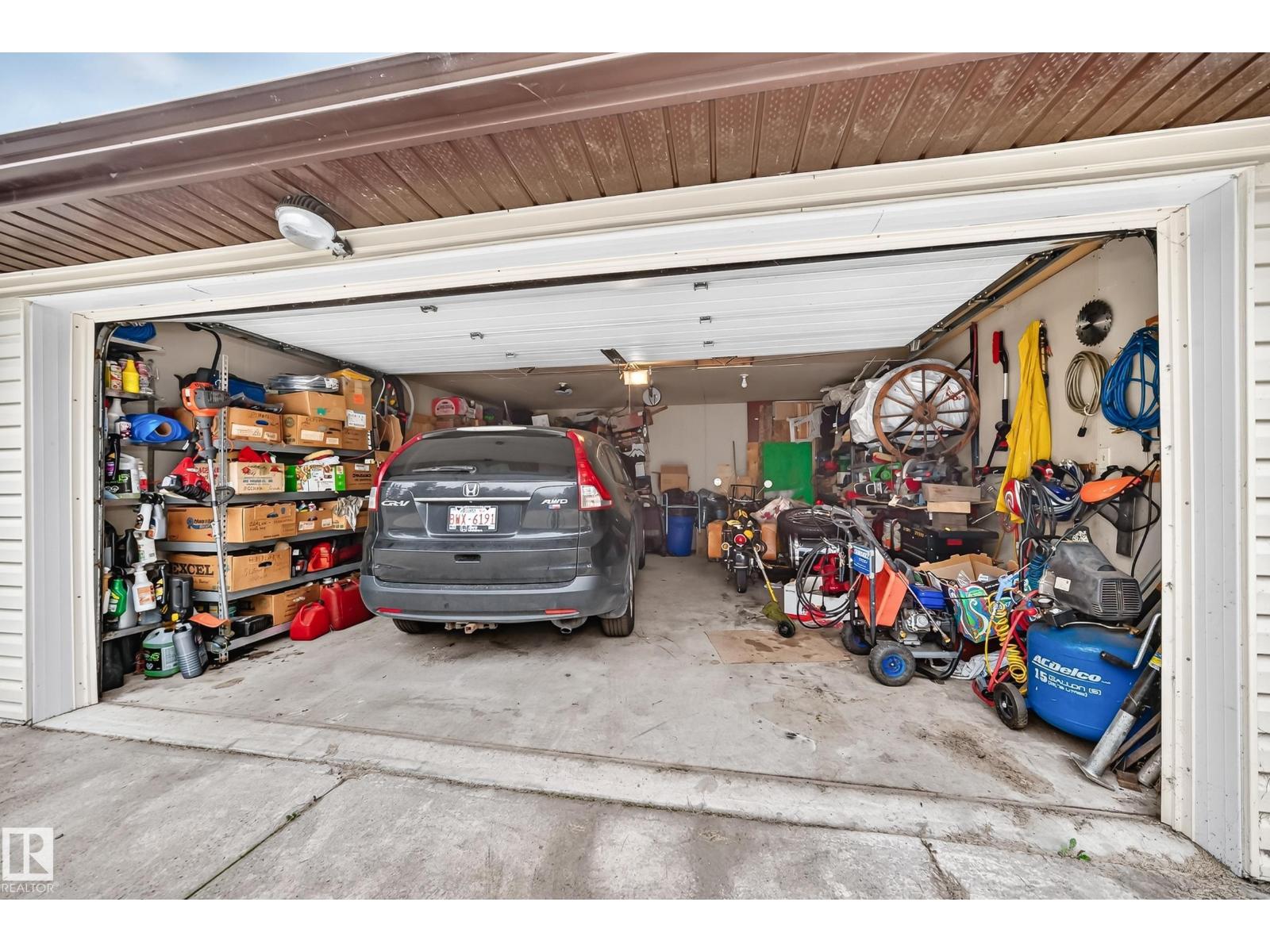 702 BLUE HERON DR - 57