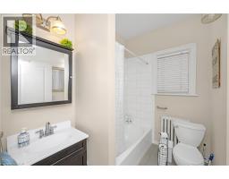Kitchen - 117 Fairleigh Avenue S, Hamilton, ON L8M2K4 Photo 9