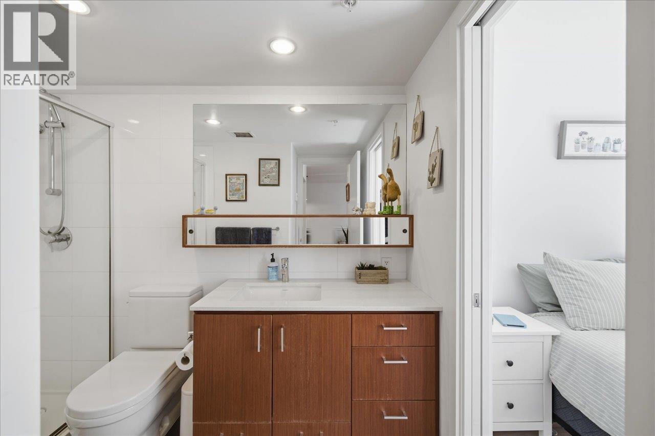 102 221 E 3RD STREET, North Vancouver