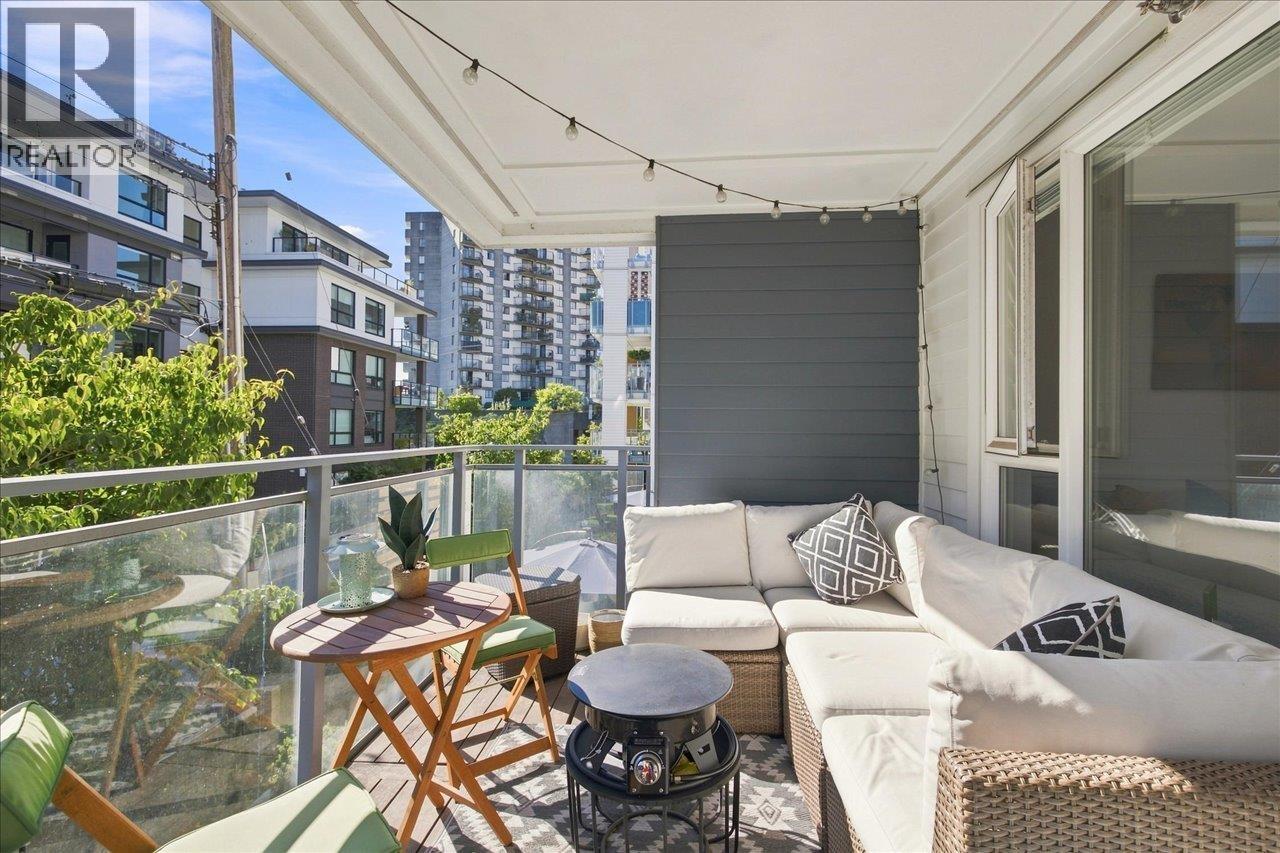 102 221 E 3RD STREET, North Vancouver
