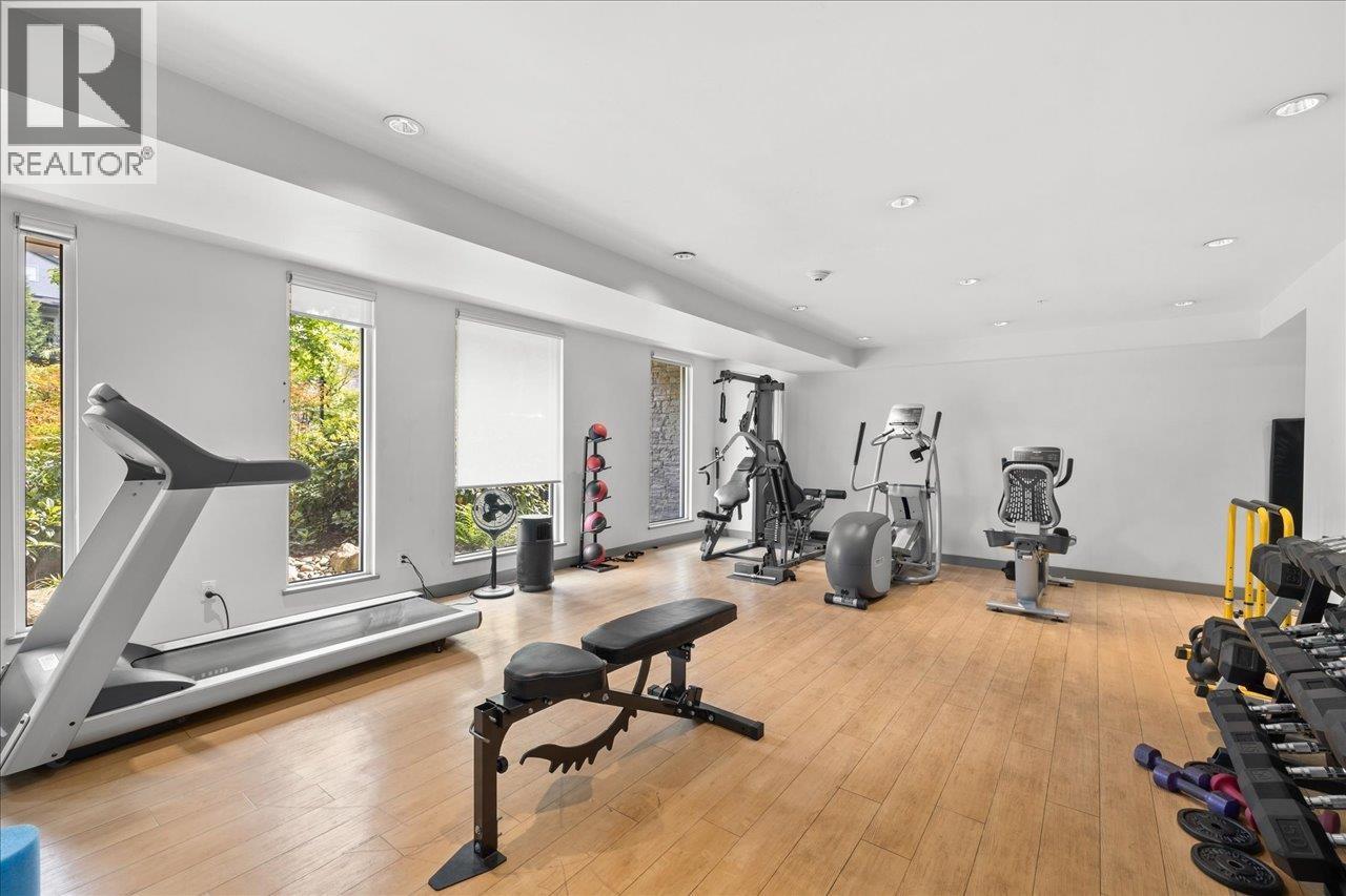 102 221 E 3RD STREET, North Vancouver