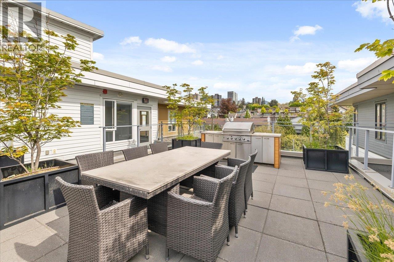 102 221 E 3RD STREET, North Vancouver
