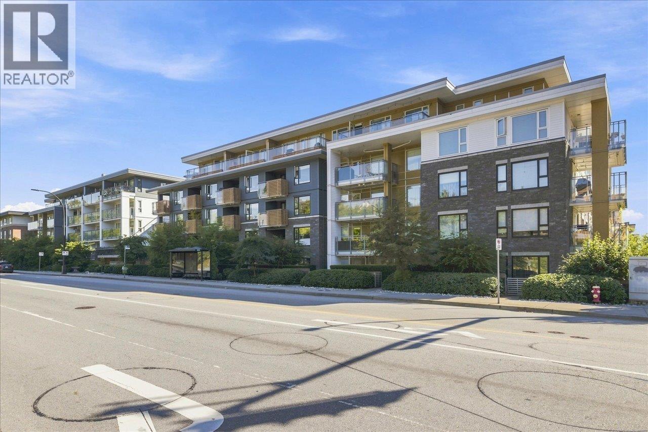 102 221 E 3RD STREET, North Vancouver