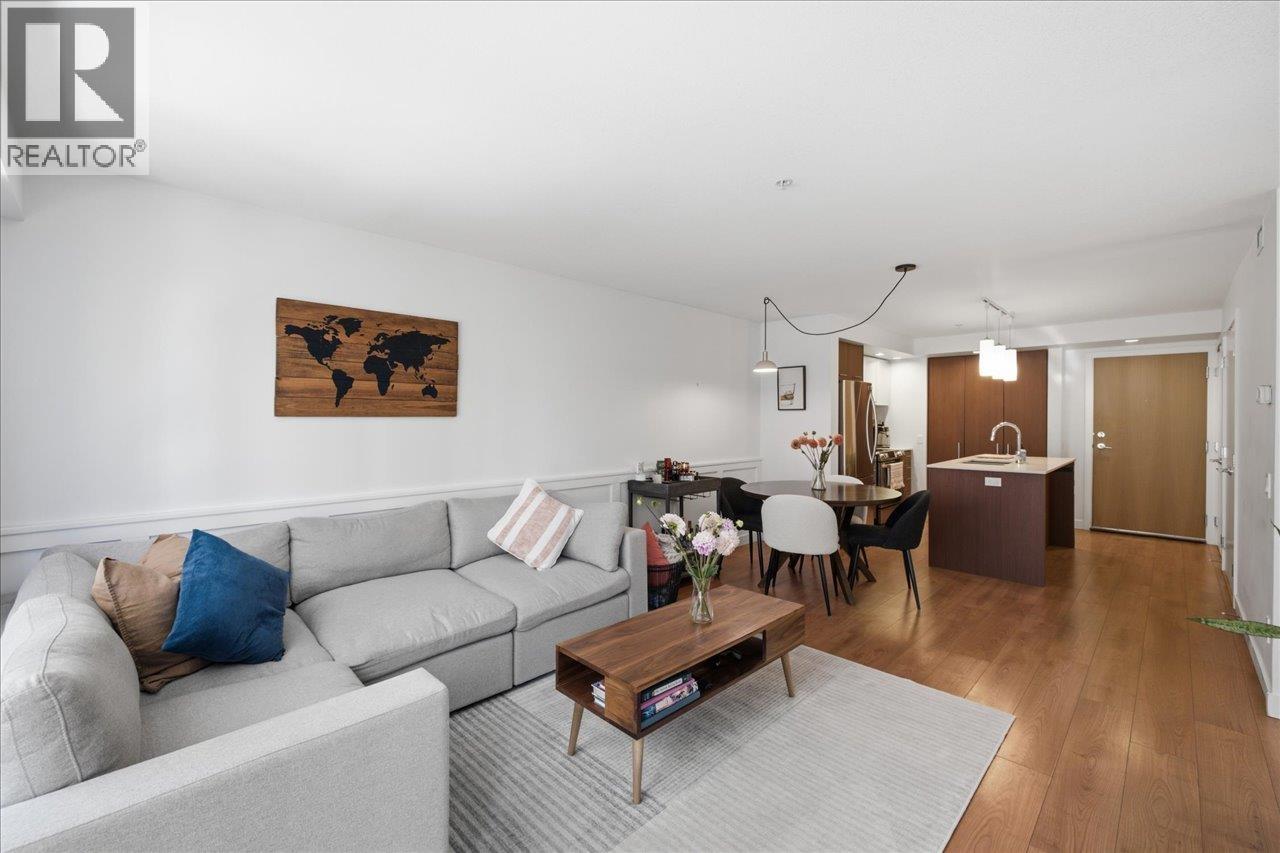 102 221 E 3RD STREET, North Vancouver