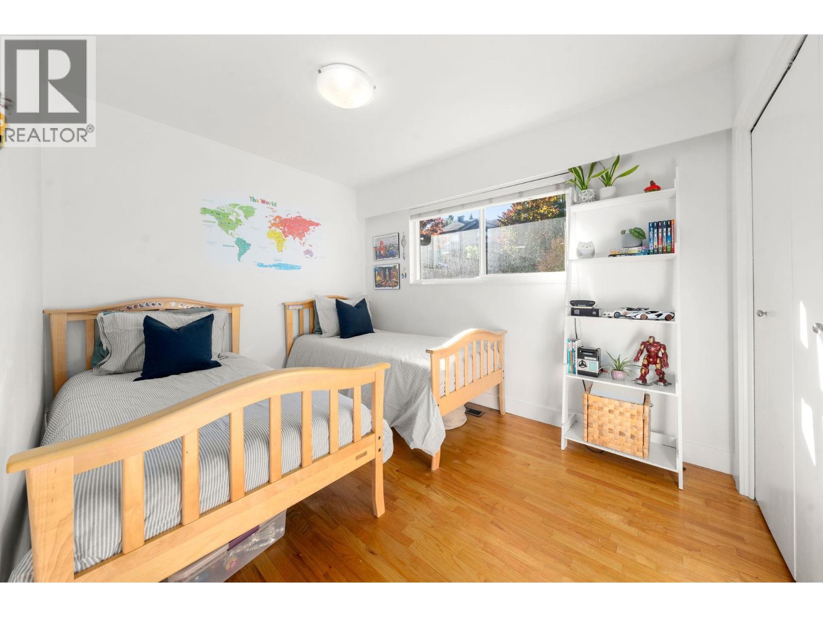 1147 DEEP COVE ROAD, North Vancouver