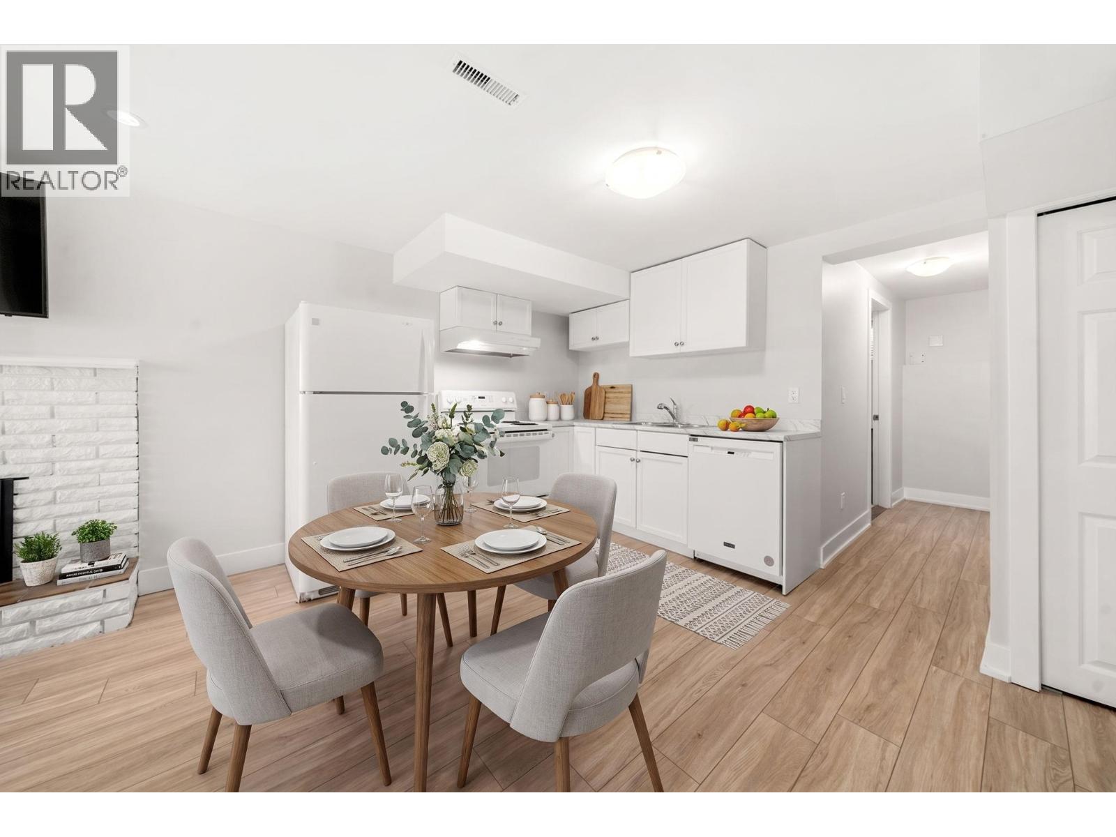 1147 DEEP COVE ROAD, North Vancouver
