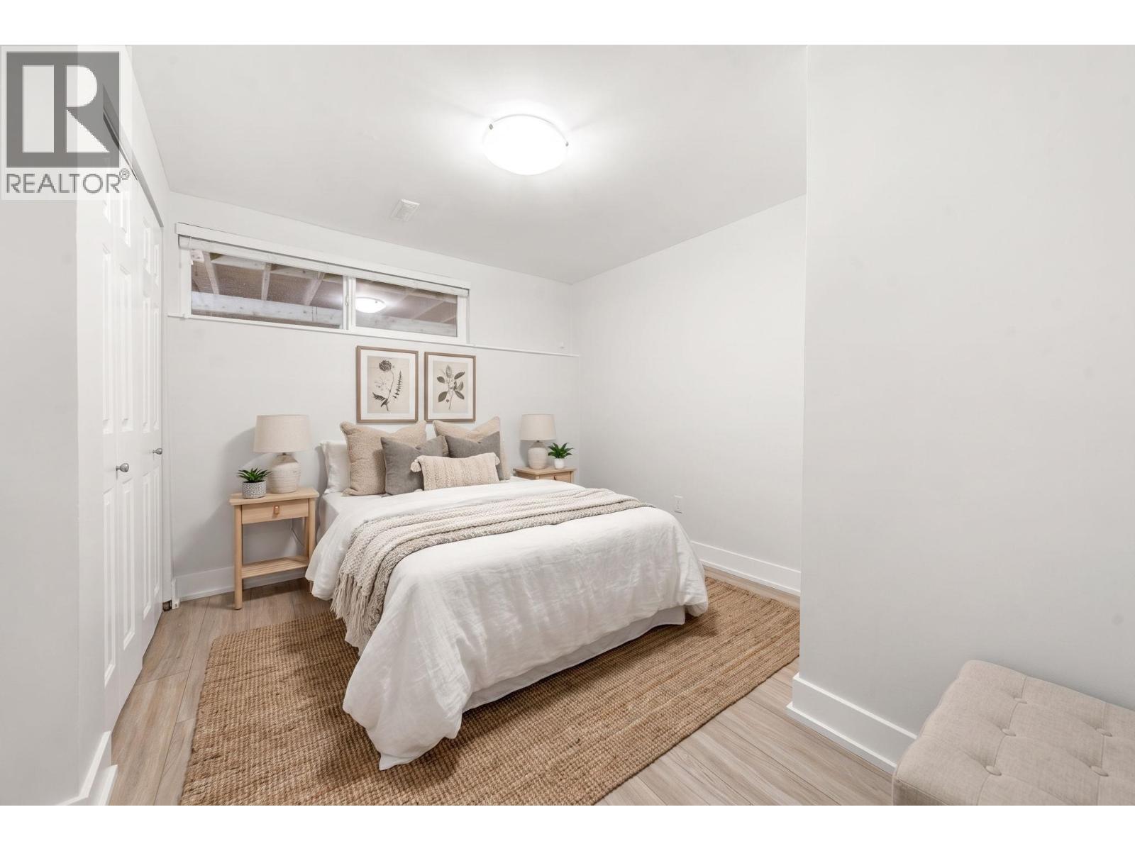 1147 DEEP COVE ROAD, North Vancouver
